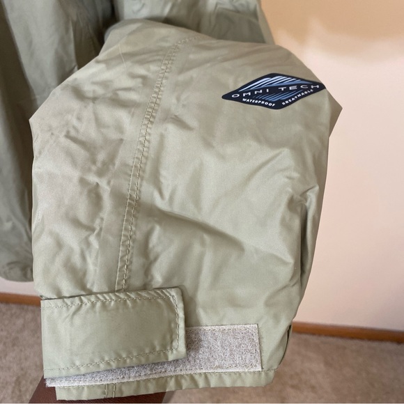 Men's beige Waterproof packable hiking gorpcore Jacket - Picture 5 of 12